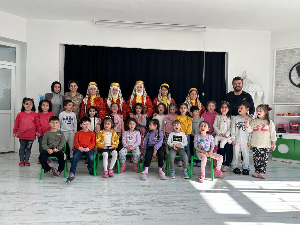 Aile Katılımı- Halk Oyunları Gösterisi - Zübeyde Hanım Anaokulu